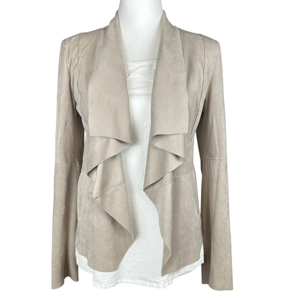 Bagatelle Collection small beige open blazer with zipper pockets faux suede